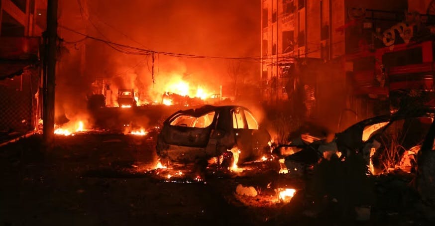 Les rebelles syriens prennent le contrôle total de Hama, marquant un revers majeur pour Assad